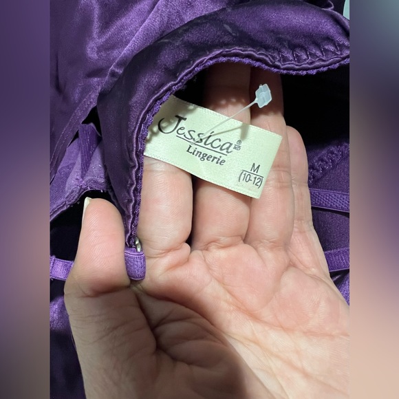 Sexy sleep dress with cut out at the bottom - Picture 9 of 9